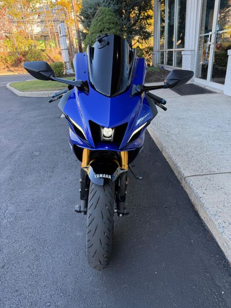 2025 Yamaha R 7 Image 3