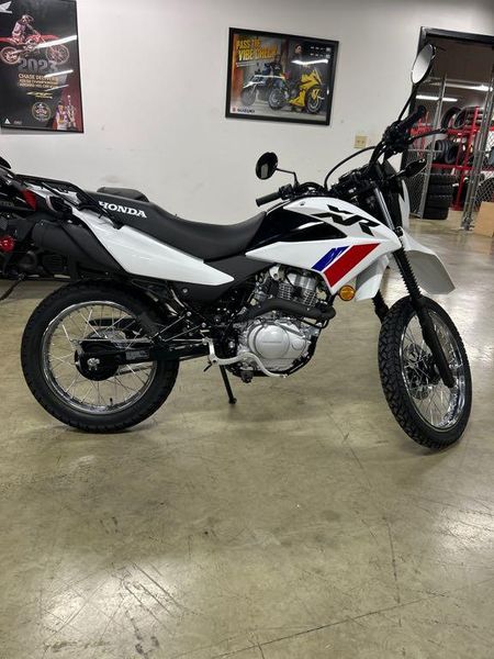 New 2025 Honda XR150L Image 2