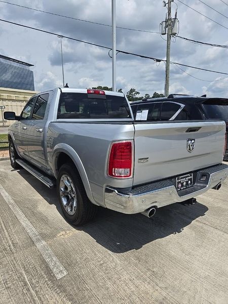 2016 RAM 1500 LaramieImage 4