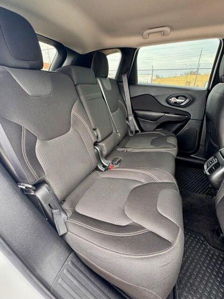 Used 2015 Jeep Cherokee LatitudeImage 14