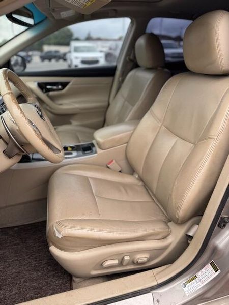 2013 Nissan Altima 3.5 SLImage 10