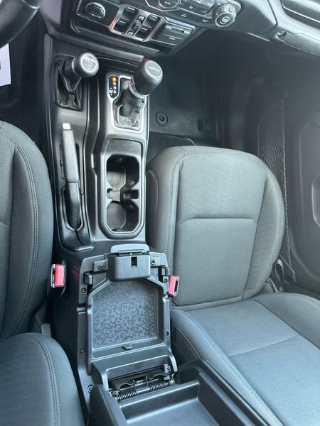 2021 Jeep Gladiator Willys photo 17