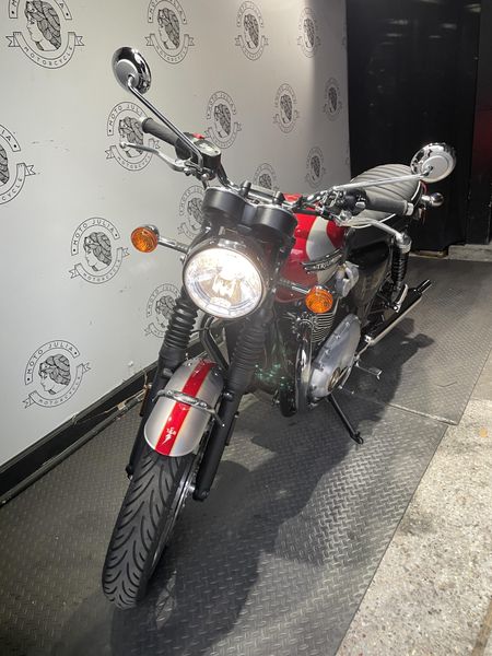 2025 Triumph BONNEVILLE T120 ELVIS EDITION