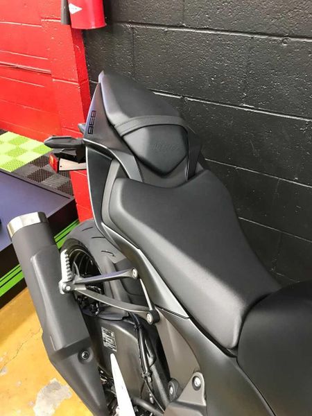 Used 2024 Kawasaki Ninja ZX-6R Base Image 14