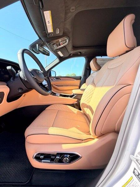 New 2027 Jeep Grand Cherokee Summit 4x4Image 10