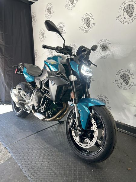 2025 BMW F 900 R 