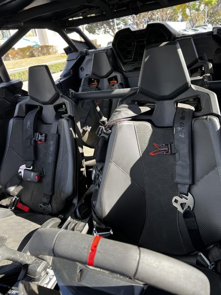 2025 Can-Am MAVERICK R MAX X RS WITH SMART-SHOX 999T DCT Image 4