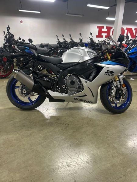 New 2026 Suzuki GSX R750 Image 2