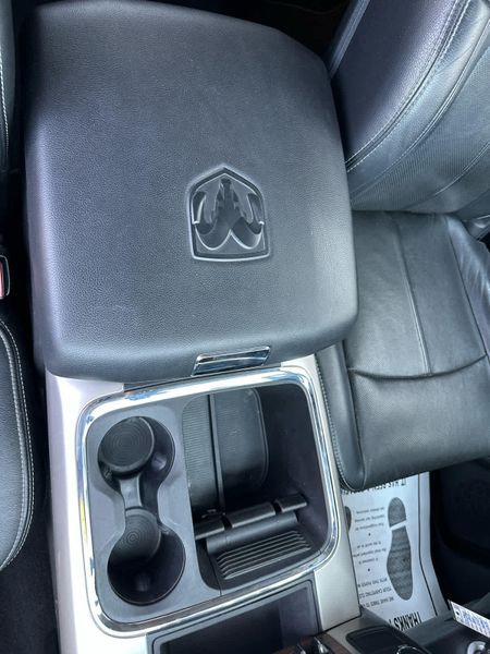 2018 Ram 2500 Laramie photo 12