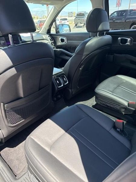 Used 2022 Kia Sorento SXImage 12