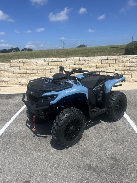 New 2026 Can-Am OUTLANDER XT 700 Image 3