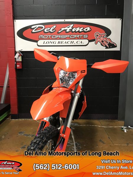 2024 KTM 500 XW-F  in a ORANGE exterior color. Del Amo Motorsports of Long Beach (562) 362-3160 delamomotorsports.com 