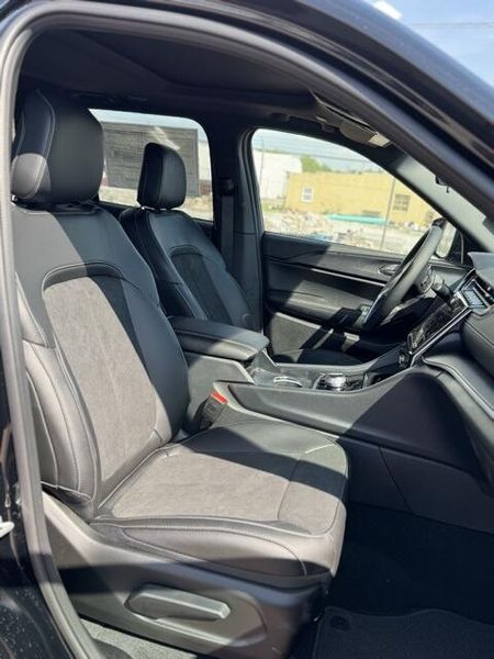 2025 Jeep Grand Cherokee Altitude X 4x2Image 15