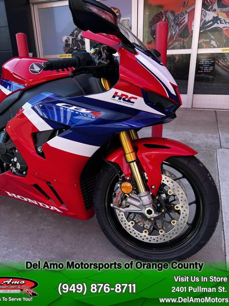 2025 Honda CBR1000RR-R FIREBLADE SPImage 12