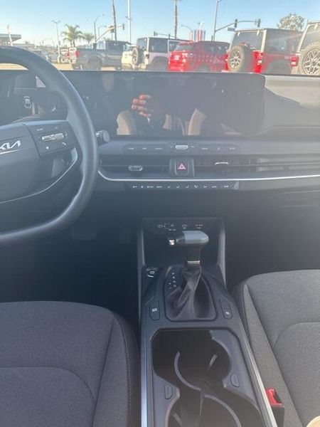 Used 2025 Kia K4 LXImage 10