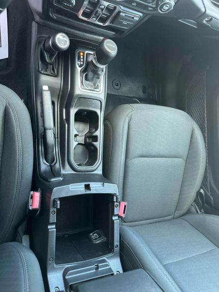 2021 Jeep Gladiator Willys photo 18