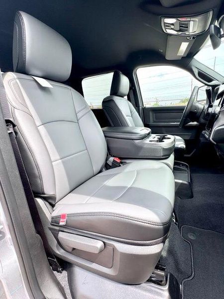 New 2027 RAM 3500 TradesmanImage 14
