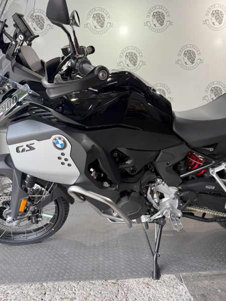 2025 BMW F900GSA 