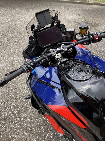 2025 BMW M 1000 XR 