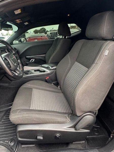 Used 2021 Dodge Challenger SXTImage 10