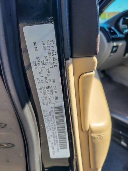 2019 Jeep Grand Cherokee Overland photo 22