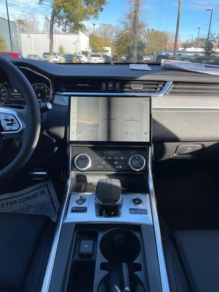 2024 Jaguar XF R-Dynamic SE