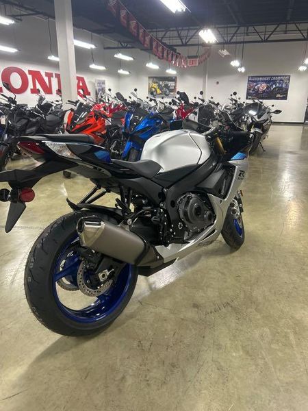 New 2026 Suzuki GSX R750 Image 3