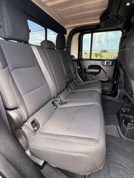Used 2023 Jeep Gladiator SportImage 15