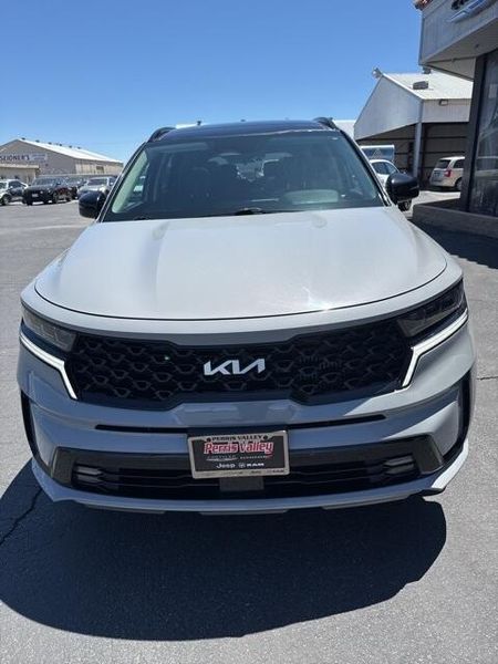 Used 2022 Kia Sorento SXImage 2