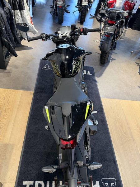 2025 Triumph Street Triple 765 RS - PHANTOM BLACK.. DEMO!!