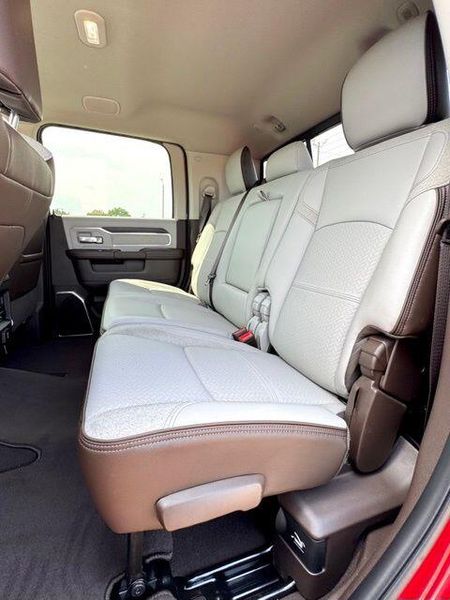New 2027 RAM 3500 LaramieImage 12
