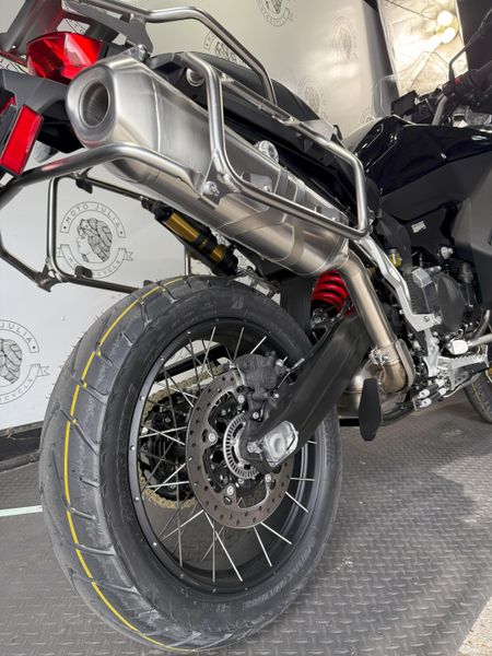 2025 BMW F900GSA 