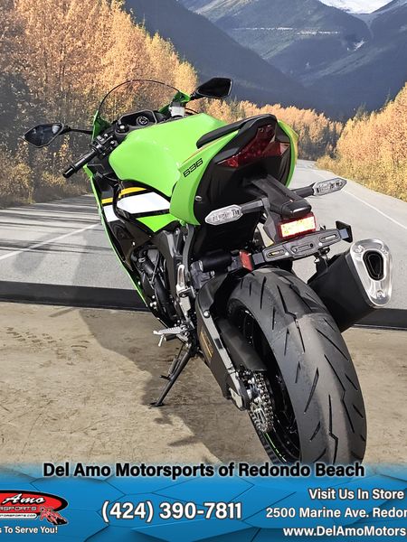 2025 Kawasaki NINJA ZX-6R KRT EDITION ABSImage 2