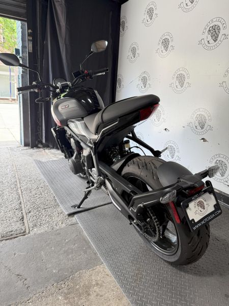 2025 Triumph TRIDENT 660 