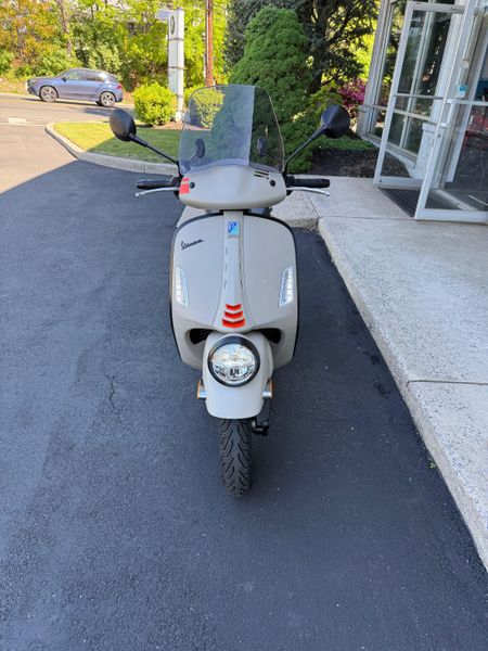 2024 Vespa GTS RST / SEI GIORNIImage 3