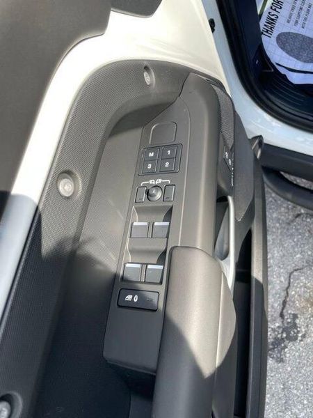 2025 Land Rover Defender S