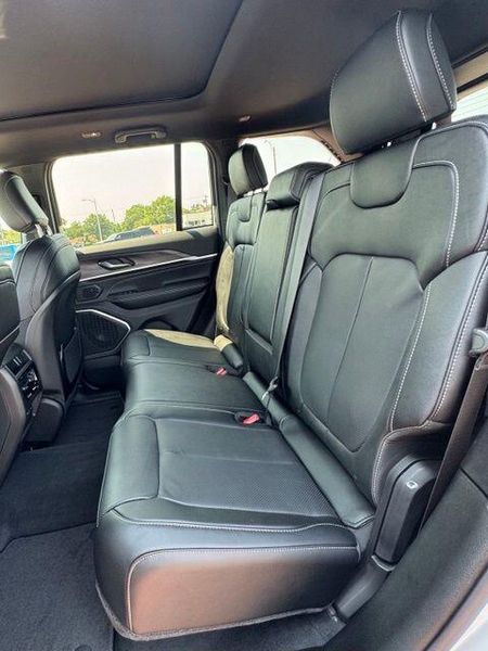 New 2026 Jeep Grand Cherokee Limited Reserve 4x4Image 12