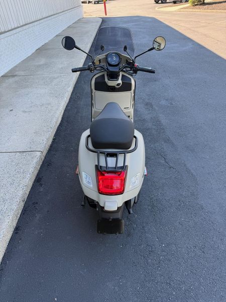 2024 Vespa GTS RST / SEI GIORNIImage 4
