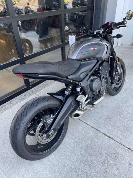 2024 Triumph Trident 660 - SILVER ICE