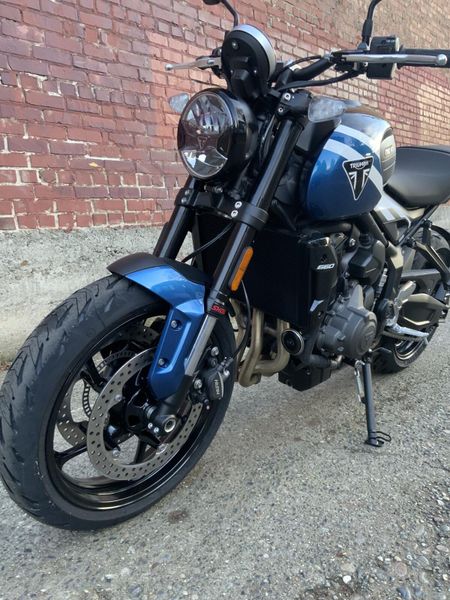 2025 Triumph TRIDENT 660