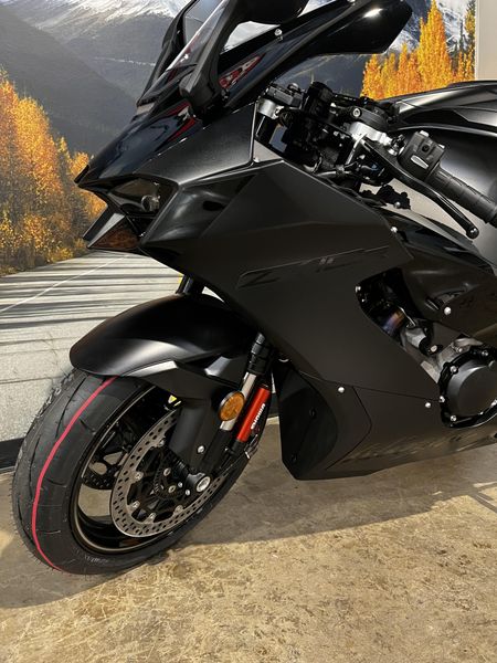 New 2025 Kawasaki NINJA ZX-10R ABS Image 8