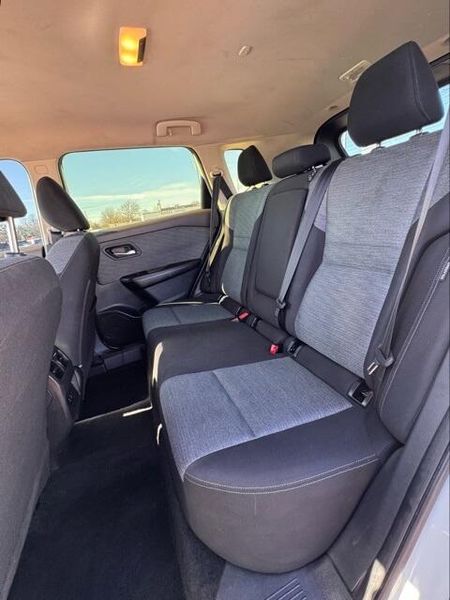 Used 2023 Nissan Rogue SVImage 11