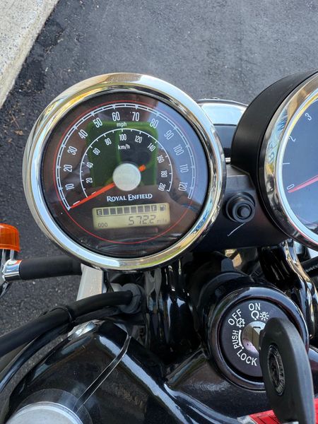 2023 Royal Enfield INT 650Image 6