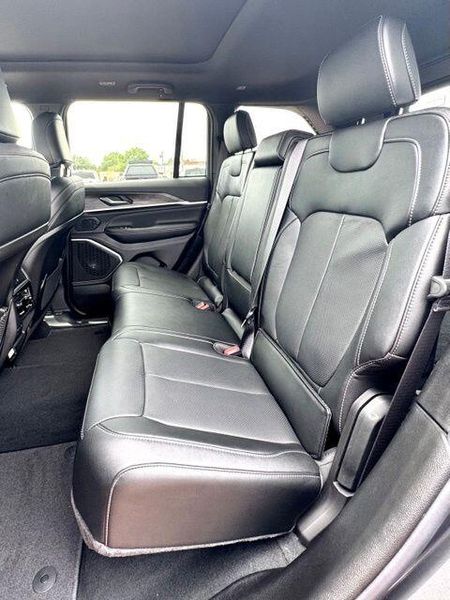 New 2026 Jeep Grand Cherokee Limited Reserve 4x4Image 12