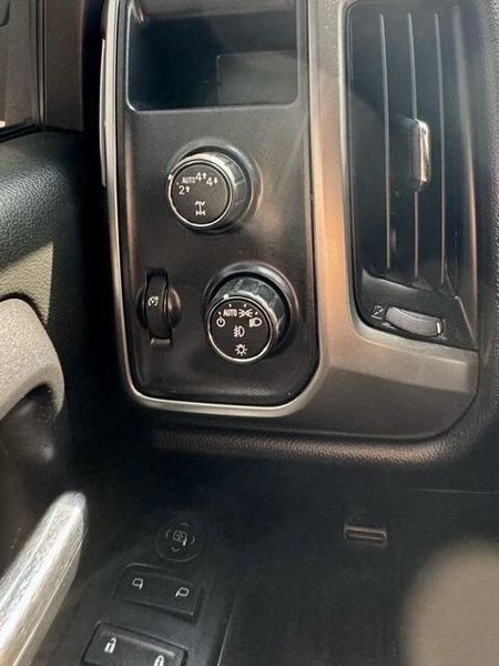 Used 2017 Chevrolet Silverado 1500 LTImage 32