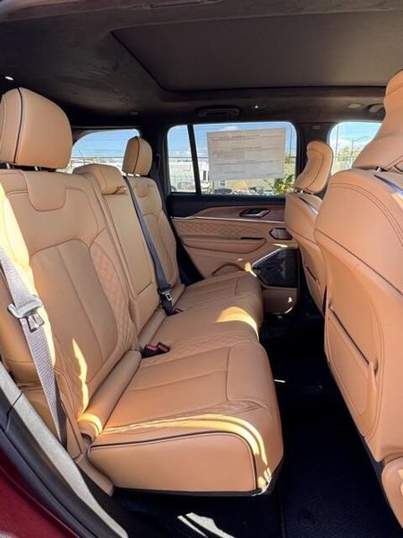 New 2025 Jeep Grand Cherokee Summit Reserve 4x4Image 14