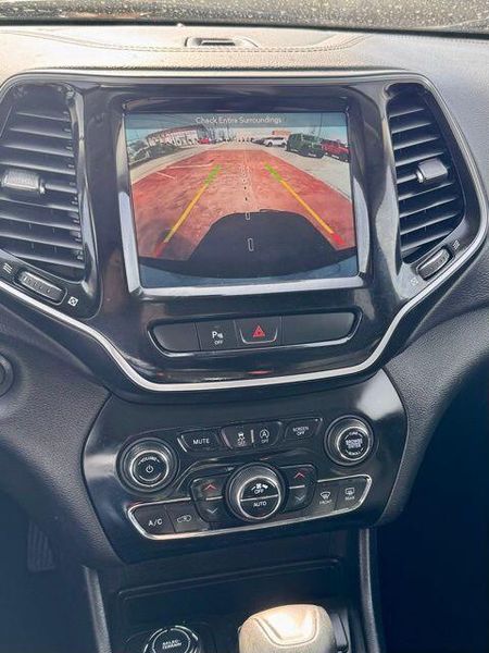 Used 2019 Jeep Cherokee LimitedImage 14
