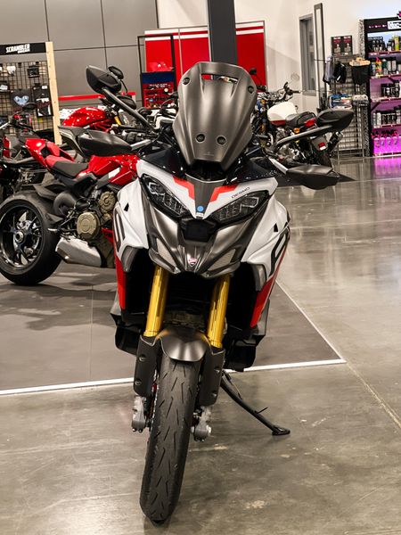 2024 Ducati MULTISTRADA V4 RS Image 5