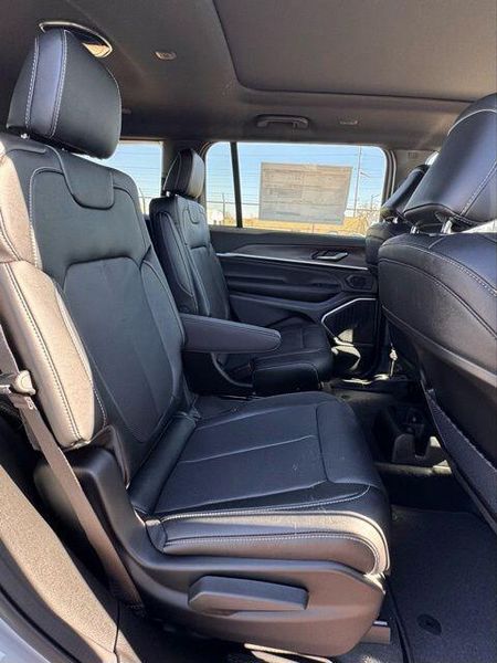 New 2026 Jeep Grand Cherokee L Limited Reserve 4x4Image 15