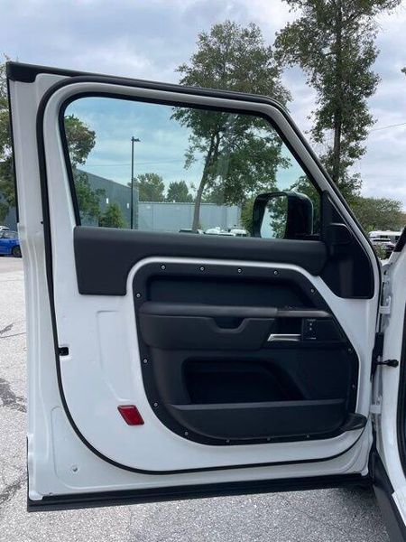 2025 Land Rover Defender S